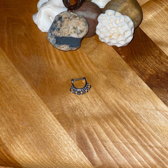 NIP ~ Septum Clicker ~ Nose Ring - Picture 2 of 12